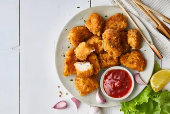 De här får man inte i affären Chicken nuggets - ett recept med en speciell smak. Snabbt och enkelt